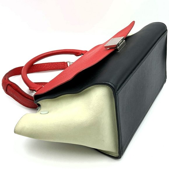 CELINE Black Leather Shoulder Bag - Picture 5 of 7